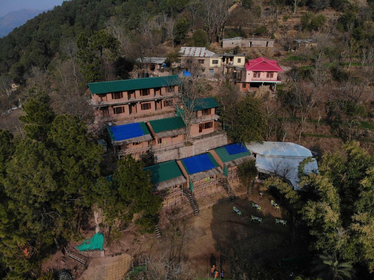The Mud House Resort Kasauli Zewnętrze zdjęcie